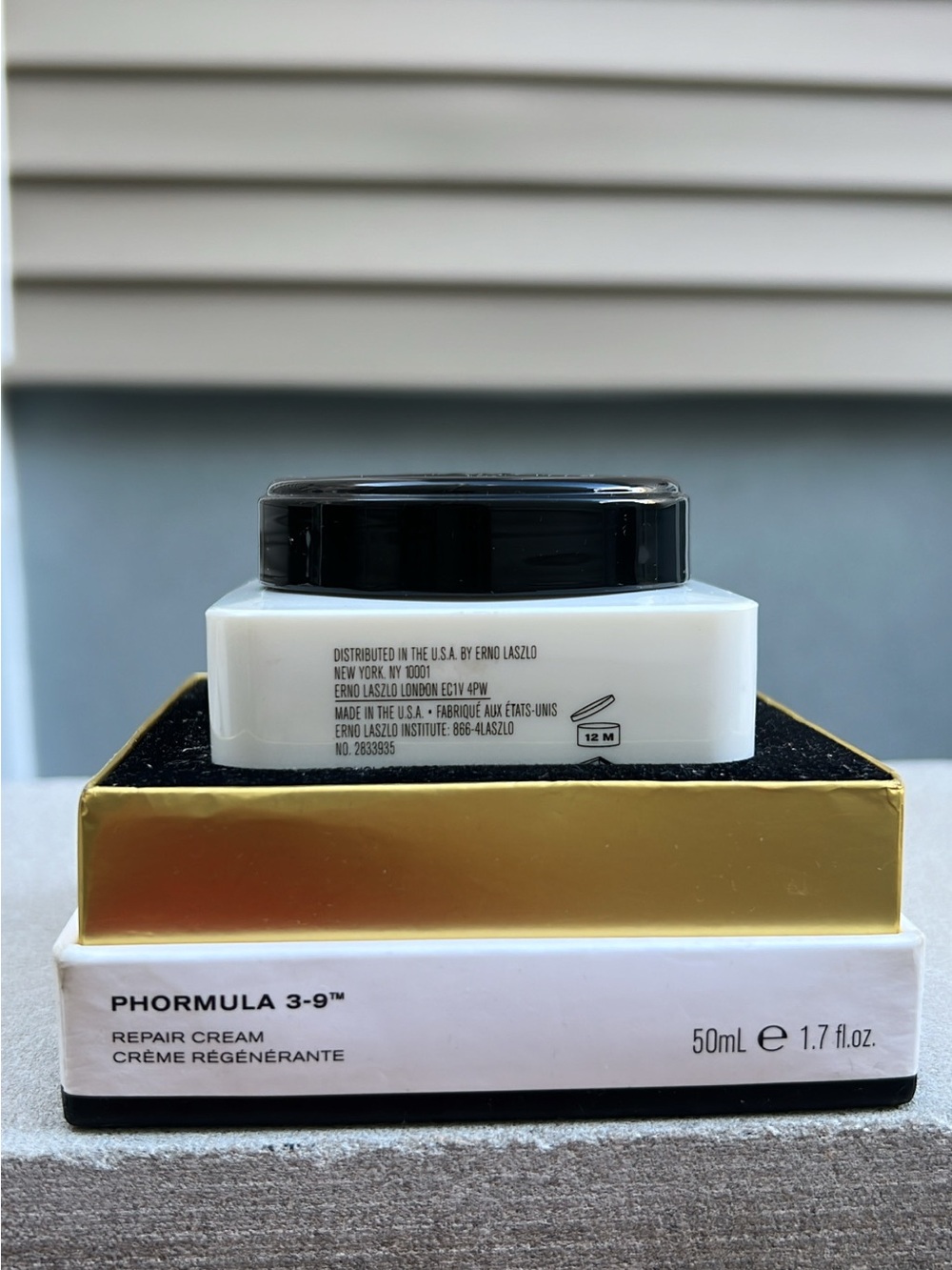 Marilyn Monroe’s favorite skincare brand. 
ERNO LASZLO 3-9 REPAIR CREAM CRÈME. - Picture 3 of 5